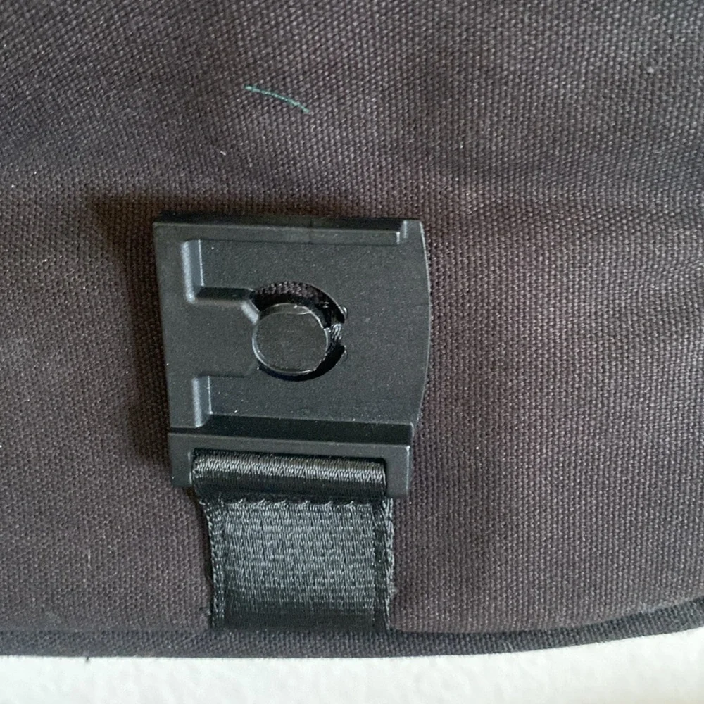 Meta brown black